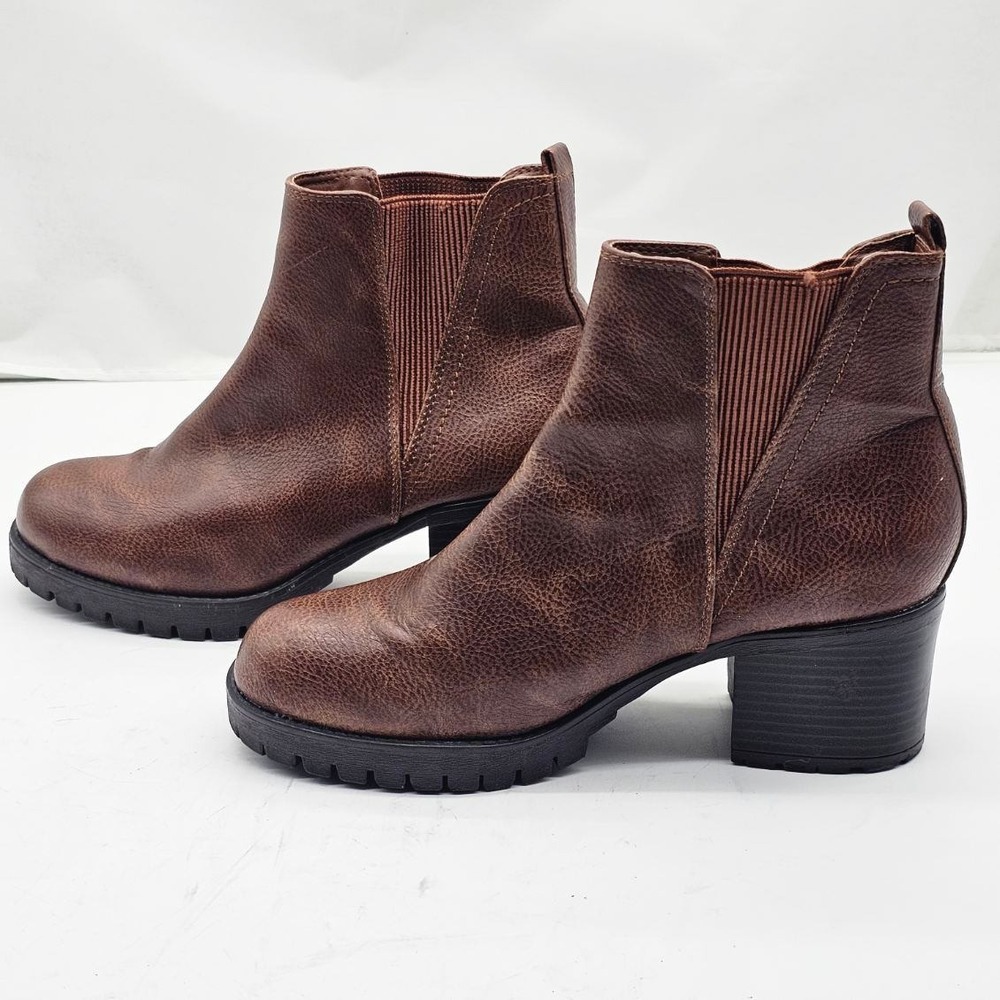 MIA Boots Women 8.5 Brown Excellent Lug Sole Chelsea Ankle Booties
